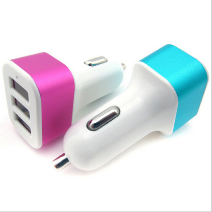 JJ15 3xUSB UNIVERZÁLNÍ AUTONABÍJEČKA 5,1A