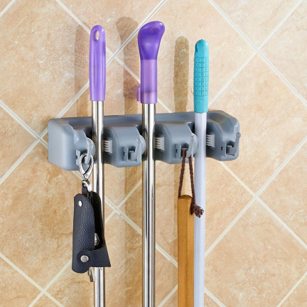 TG56572 DRŽÁK NA NÁŘADÍ organzier násada na mop smeták hrábě se závěsy