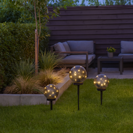 TG77659 LED SOLÁRNÍ LAMPY 3KS. POHÁNĚNÉ KOULE TYČOVÉ SOLÁRNÍ LAMPY SADA SENZOR
