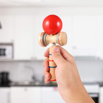 TG67313 KENDAMA DŘEVĚNÁ KLASICKÁ JAPONSKÁ ARKÁDOVÁ HRA NA CHYTÁNÍ MÍČKŮ
