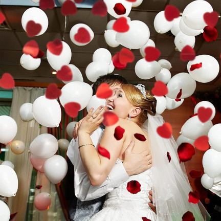 TG60121 CONFETTI TUBA SHOOTING RED HEARTS für eine Hochzeit zum Valentinstag