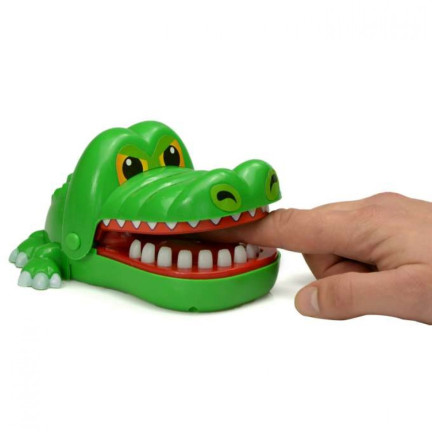 KC17: The Big Crocodile, the Sick Caiman, and a Tooth at the Dentist