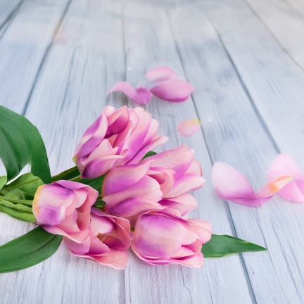 CV26815-7 STRAUSS LILA SCHATTIERTE KÜNSTLICHE TULPEN 9 KÖPFE