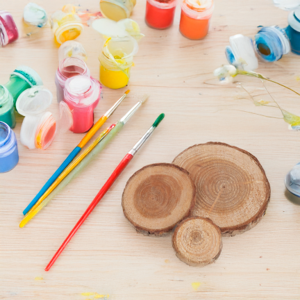 CV34574 HOLZSCHEIBEN NATUR DEKORATION IN EINER TASCHE DIY HANDWERK