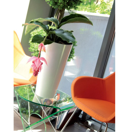 DTUS250S-S449 Tall White Glossy Planter with Insert for Balcony – Tubus Slim Shine Planter
