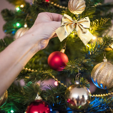 TG59773-2 MAŠLE 12KS ZLATÉ TŘPYTKY VÁNOČNÍ STROMEK DEKORATIVNÍ MAŠLE SADA