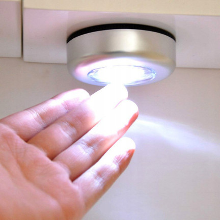 LP10 3 VEDL SAMOLEPICÍ BATERIE LAMPA
