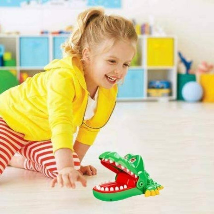 KC17: The Big Crocodile, the Sick Caiman, and a Tooth at the Dentist