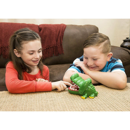 KC17: The Big Crocodile, the Sick Caiman, and a Tooth at the Dentist
