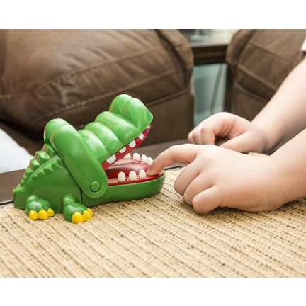 KC17: The Big Crocodile, the Sick Caiman, and a Tooth at the Dentist
