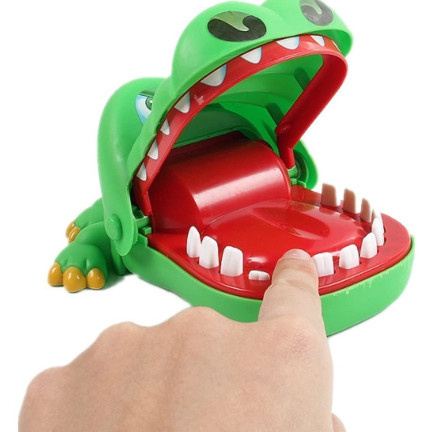 KC17: The Big Crocodile, the Sick Caiman, and a Tooth at the Dentist