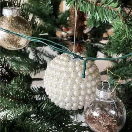 TG51020 BÍLÝ PERLEŤOVÝ VÁNOČNÍ STROMEK ŘETĚZOVÁ GIRLANDA Z KORÁLKŮ 5M