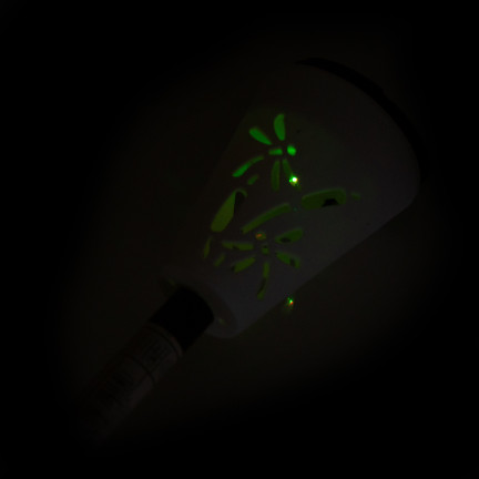 TG45634 White Cool-Tone Solar Garden Stake Light