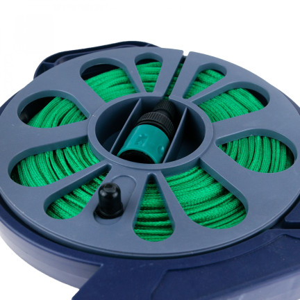 TG56042 15-meter retractable garden hose with spray gun on a reel