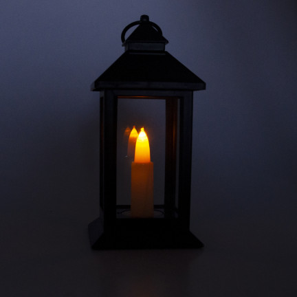 Led lucerna, černá, na baterie, teplé světlo, imituje plamen, s rukojetí, výška 17 cm
