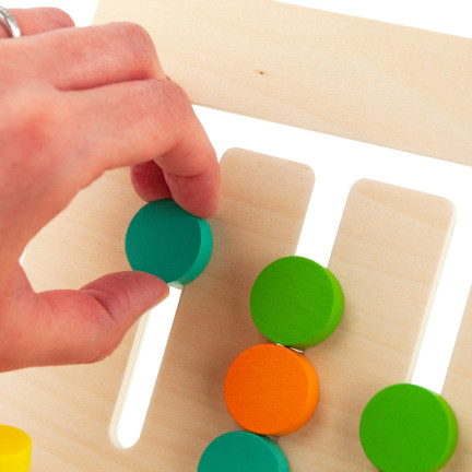 TG67008 HOLZ SORTIERER LERNEN FARBEN FORMEN SPIEL