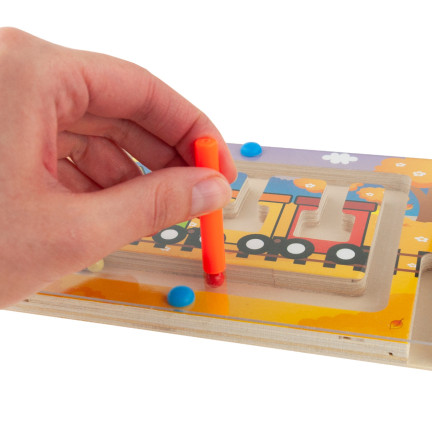 TG67022 MONTESSORI DŘEVĚNÉ MAGNETICKÉ VLAKOVÉ BLUDIŠTĚ