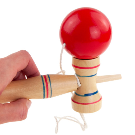 TG67313 KENDAMA DŘEVĚNÁ KLASICKÁ JAPONSKÁ ARKÁDOVÁ HRA NA CHYTÁNÍ MÍČKŮ
