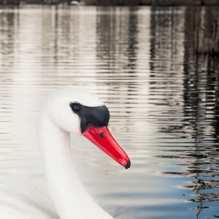 TG71080 SCHWAN KUNSTSTOFF SCHWIMMENDE FIGUR SCHWAN TEICH FIGUR