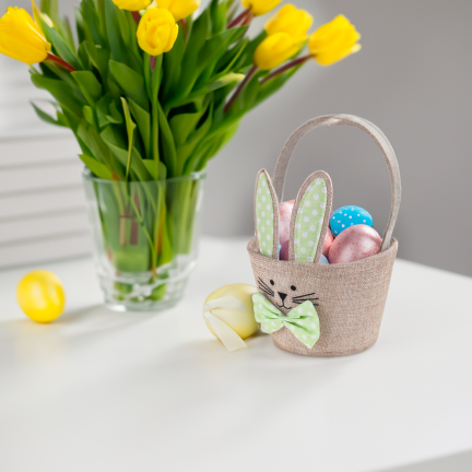 TG76957 Osterkorb, dekorativer Korb, Korb mit Hase, Frühlingsdekoration, Osterdekoration