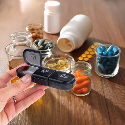 TG80418 KAZETOVÝ KONTEJNER NA LÉKY ORGANIZÉR NA DOPLŇKY STRAVY 7 DNÍ 3 ROČNÍ OBDOBÍ