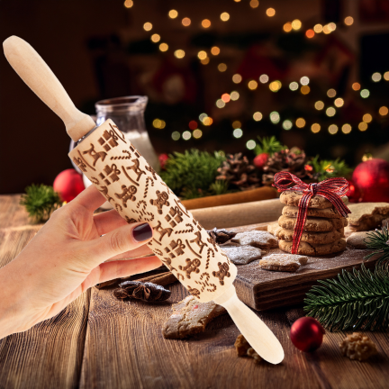 TG81336 DŘEVĚNÝ VÁLEČEK DEKORATIVNÍ VÁNOČNÍ RAŽBA