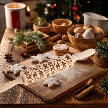 TG81336 DŘEVĚNÝ VÁLEČEK DEKORATIVNÍ VÁNOČNÍ RAŽBA