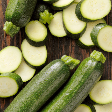W1031 ZUCCHINISAMEN ZUCCHINI KÜRBIS NEFERTITI GEMÜSE GRÜN LECKER 3G