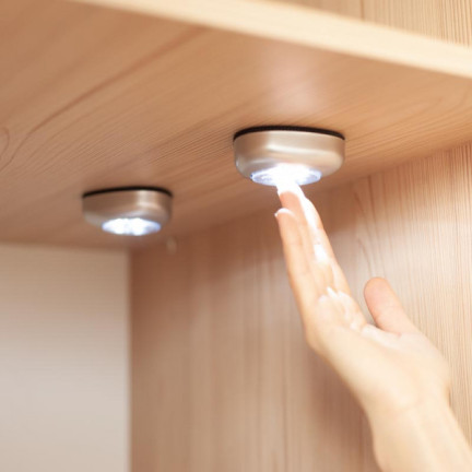 LP10 3 VEDL SAMOLEPICÍ BATERIE LAMPA
